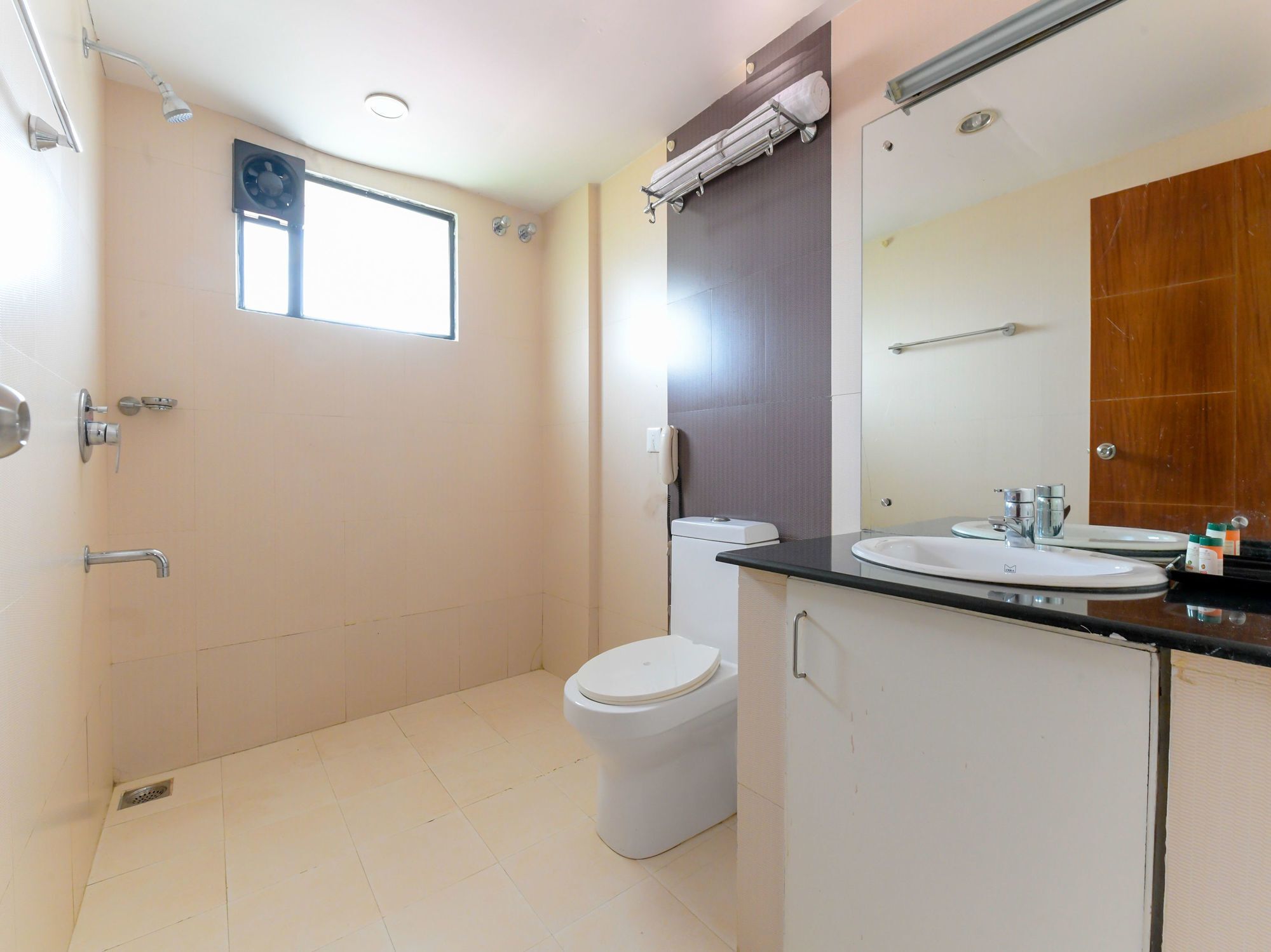 מלון Kochi Oyo 7188 Ajantha Regency מראה חיצוני תמונה